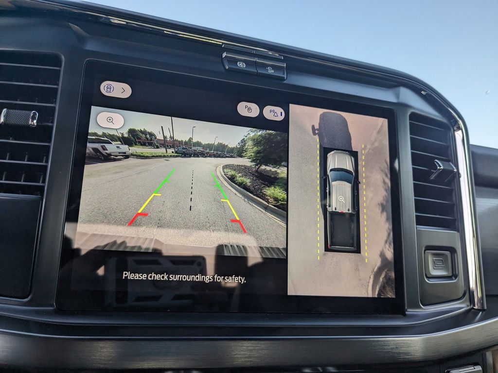 2025 Ford F-350 Lariat photo 21