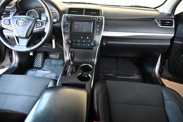2017 Toyota Camry LE photo 7
