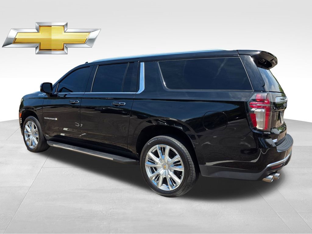 2022 Chevrolet Suburban High Country photo 3