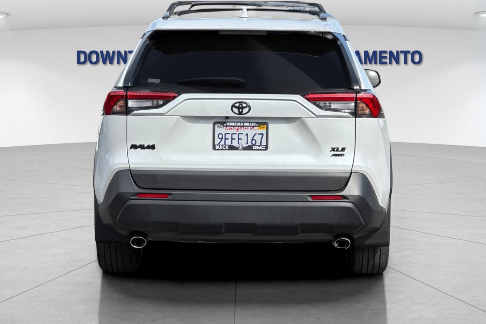 2023 Toyota RAV4 XLE Premium photo 4