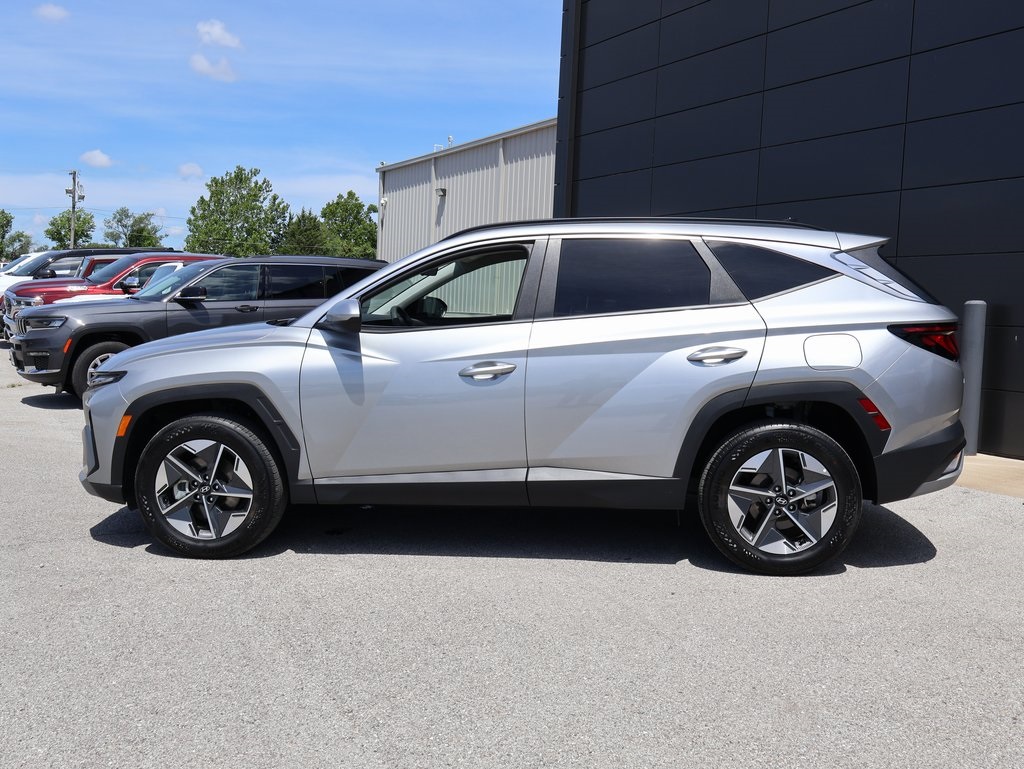 2025 Hyundai Tucson SEL photo 2