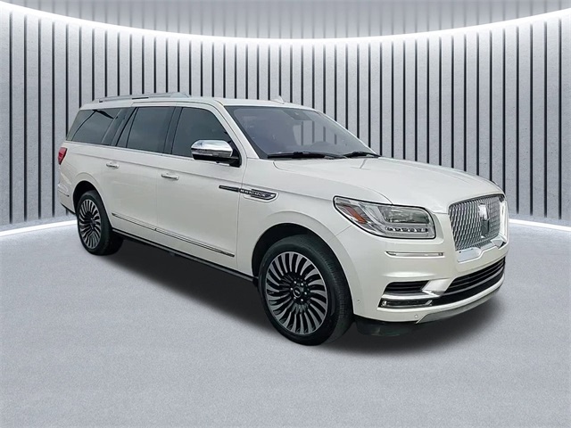 2019 Lincoln Navigator Black Label's photo
