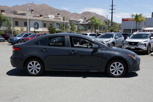 2024 Toyota Corolla LE photo 2
