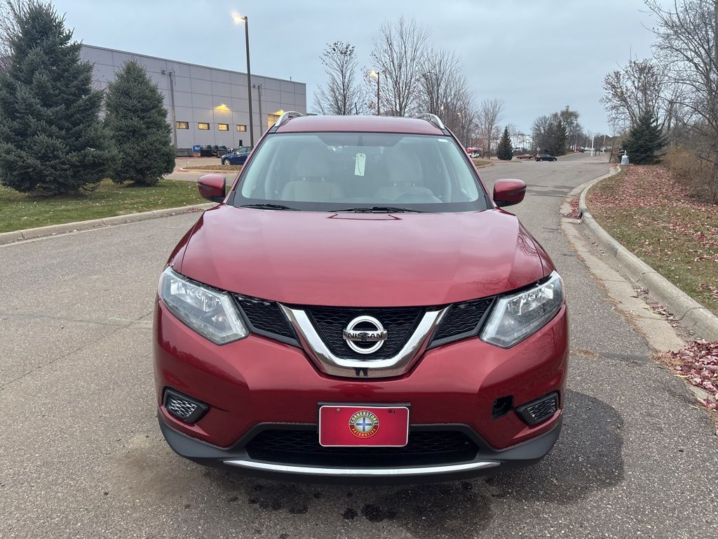 2016 Nissan Rogue SV photo 3