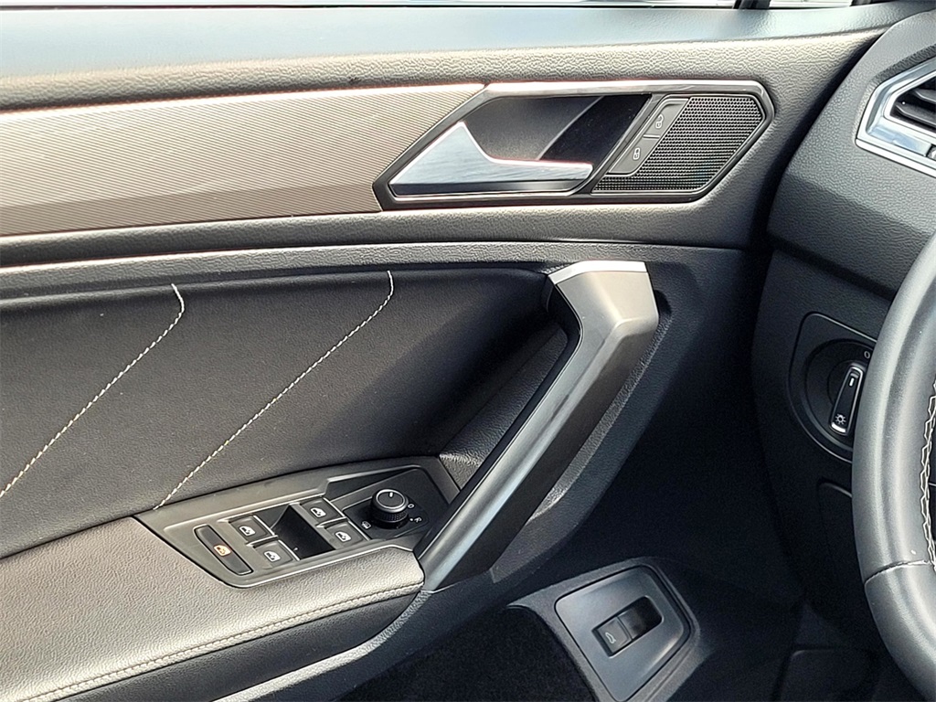 2024 Volkswagen Tiguan SE Wolfsburg Edition photo 26