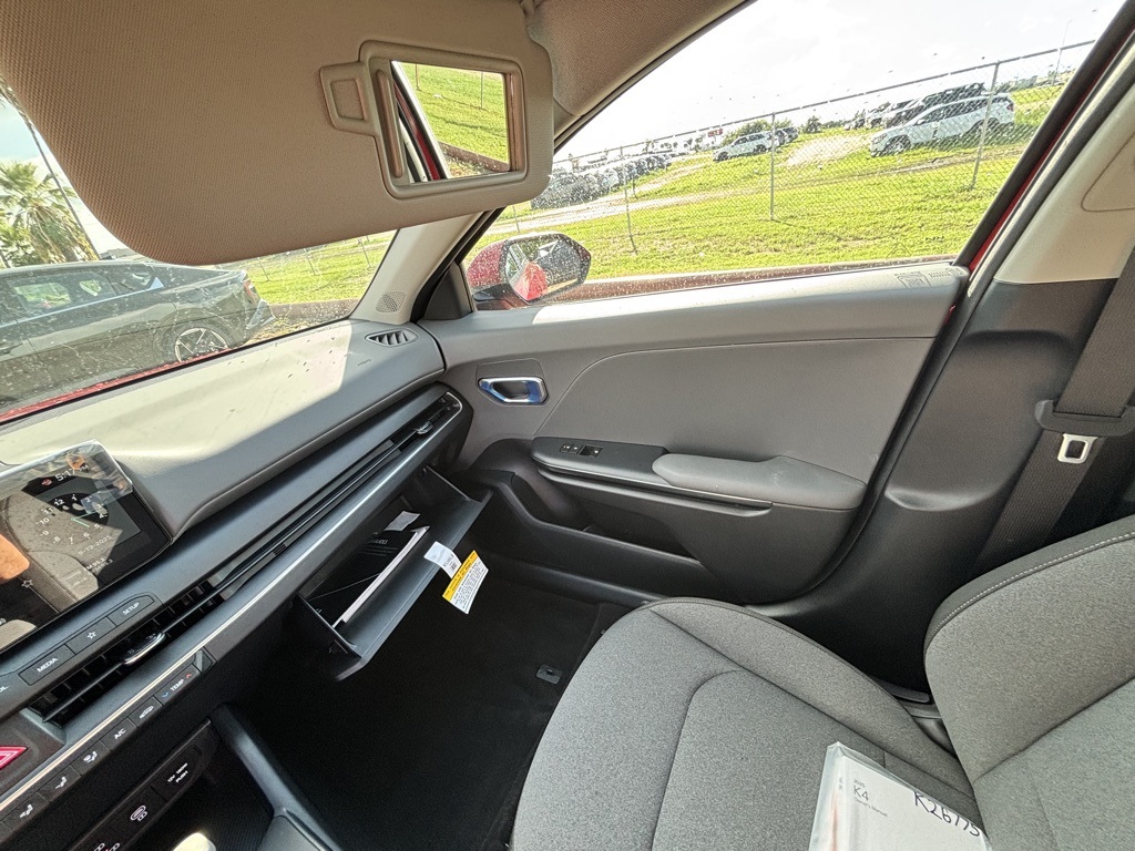 2025 Kia K4 LXS photo 20