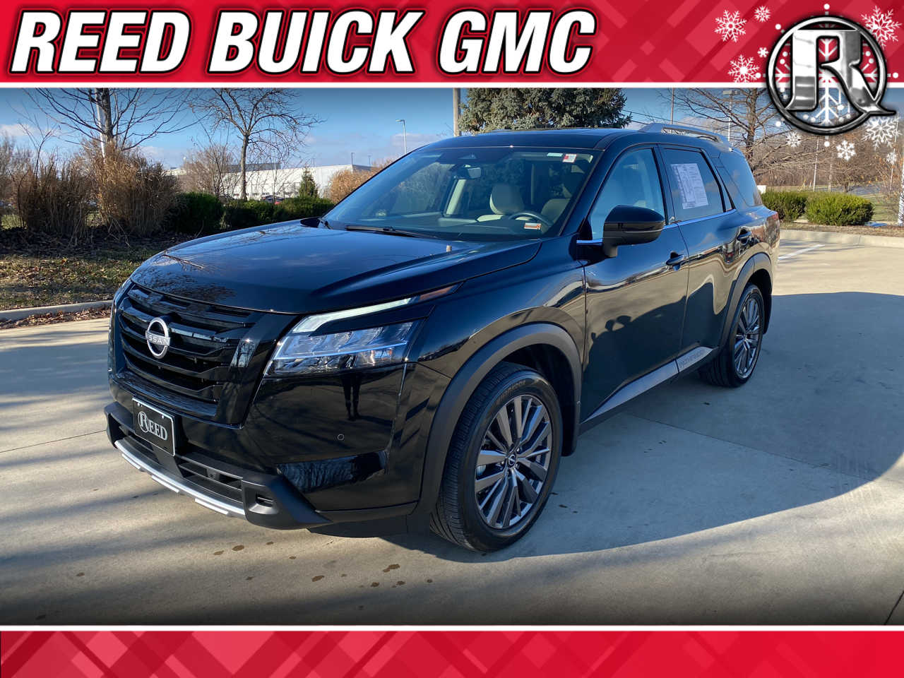 2024 Nissan Pathfinder SL's photo