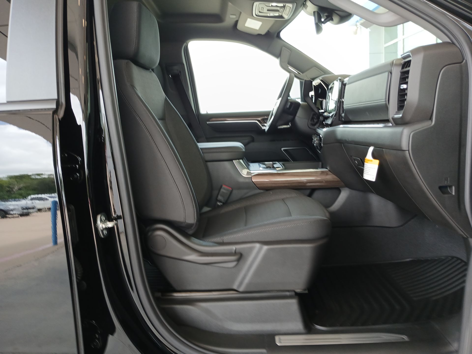 2025 Chevrolet Silverado 2500HD LT photo 27
