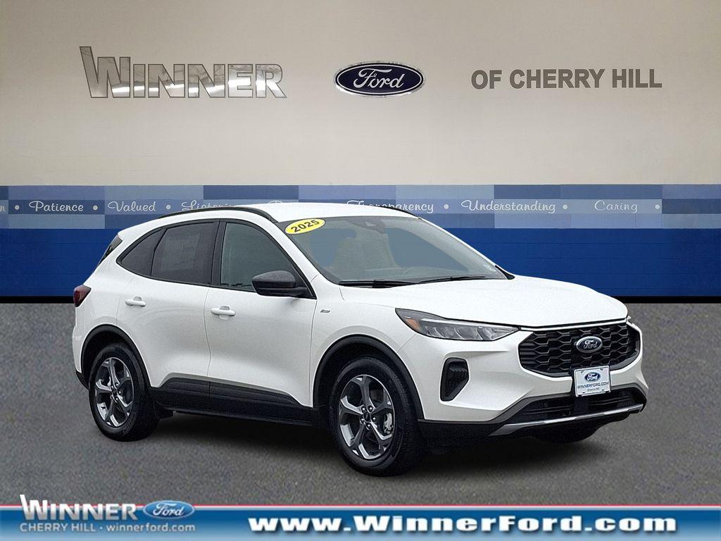 2025 Ford Escape ST-Line's photo