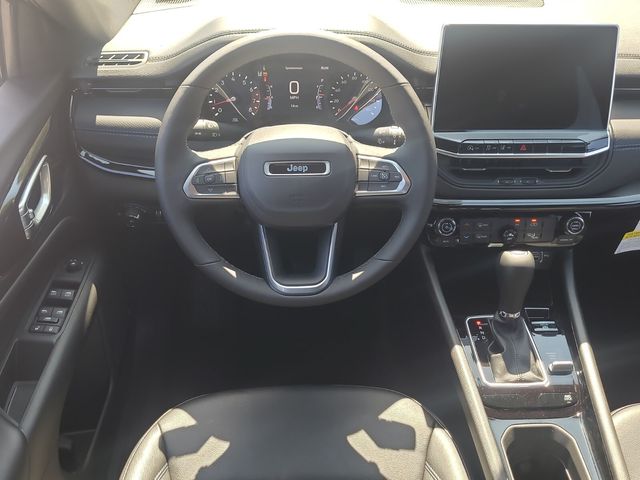 2026 Jeep Compass Latitude photo 8