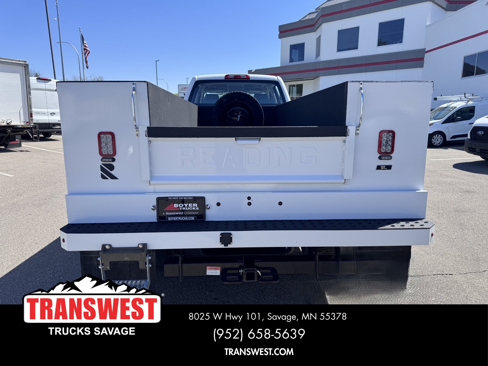 2022 Chevrolet Silverado 5500HD photo 4