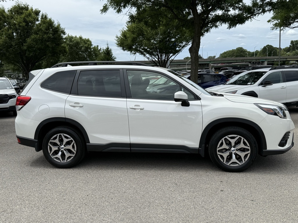 2023 Subaru Forester Premium photo 4