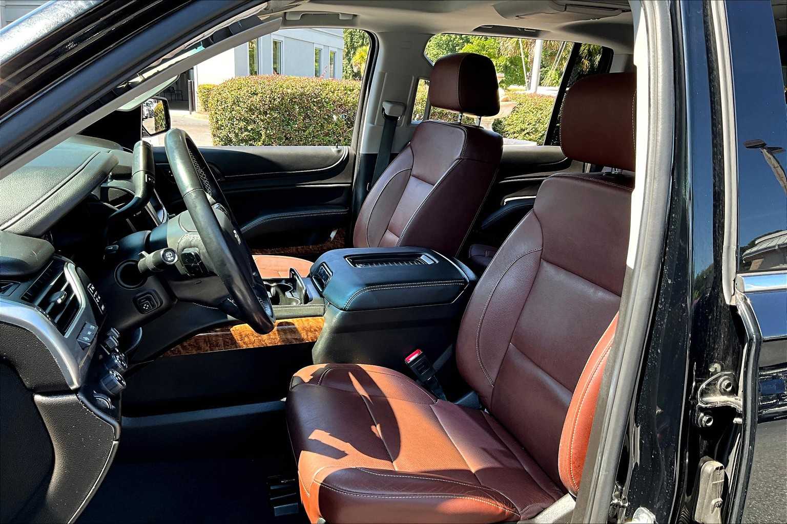 2019 Chevrolet Suburban Premier photo 7