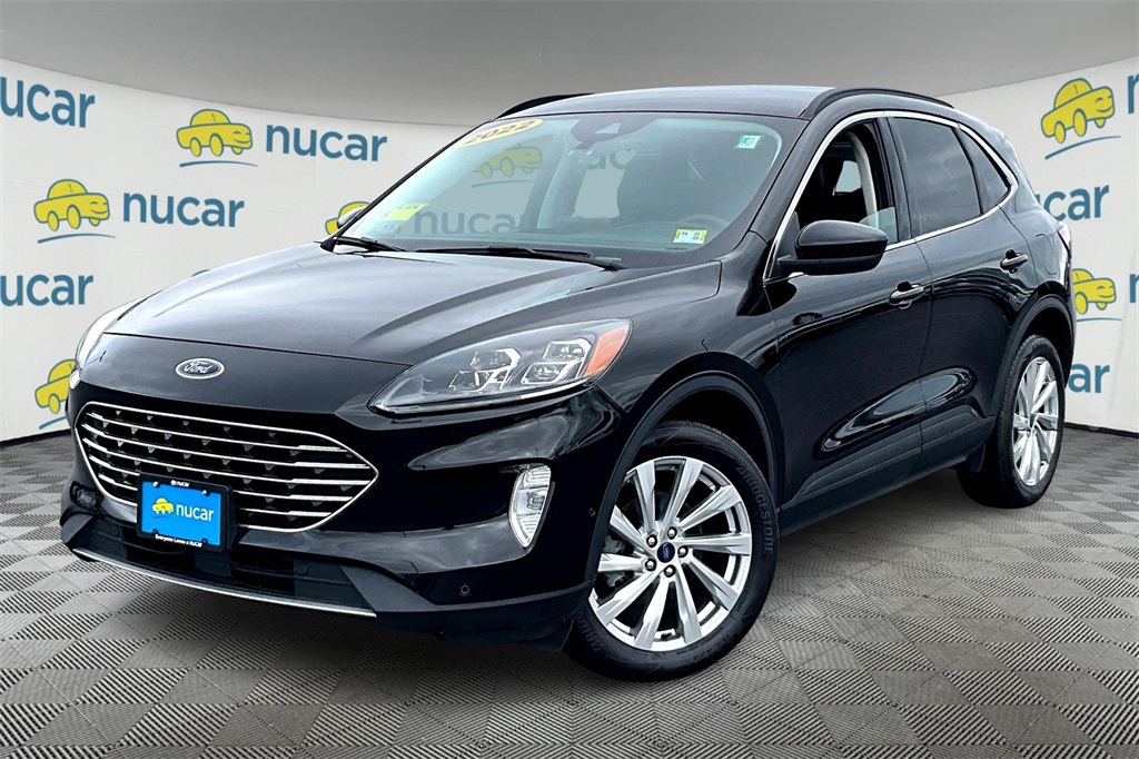 2022 Ford Escape Titanium photo 3