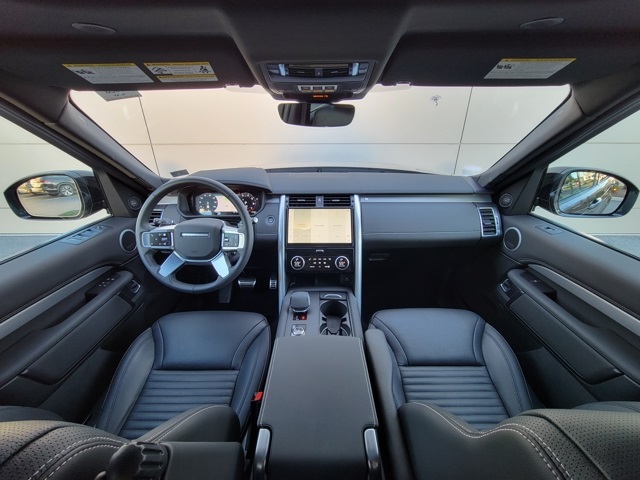 2024 Land Rover Discovery SE photo 24