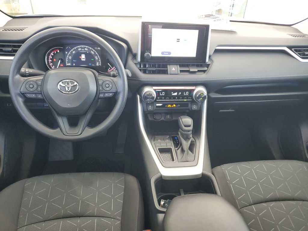 2025 Toyota RAV4 XLE photo 14