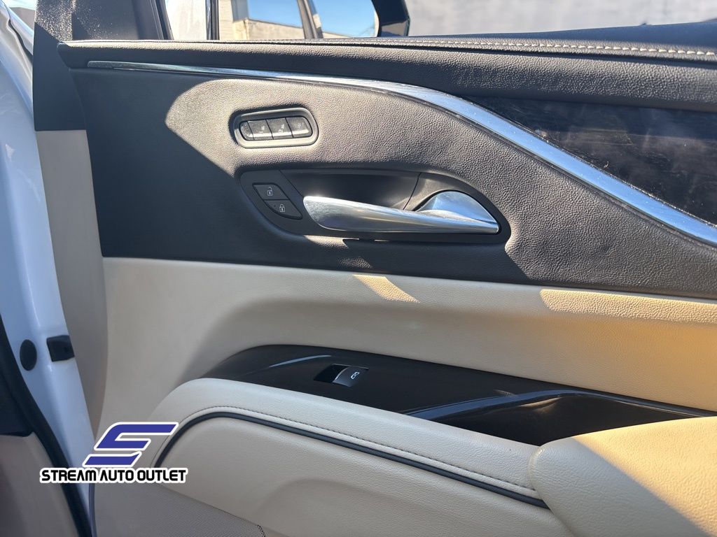 2022 Cadillac Escalade ESV Premium Luxury photo 11
