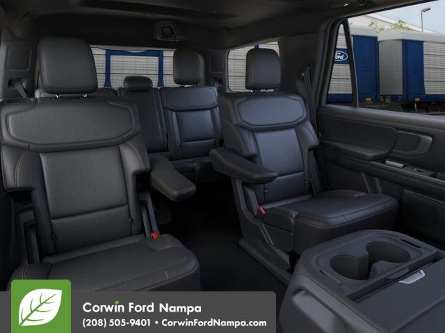 2025 Ford Expedition photo 11