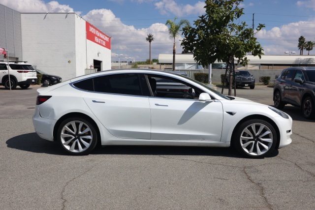 2020 Tesla Model 3 Standard Range Plus photo 2
