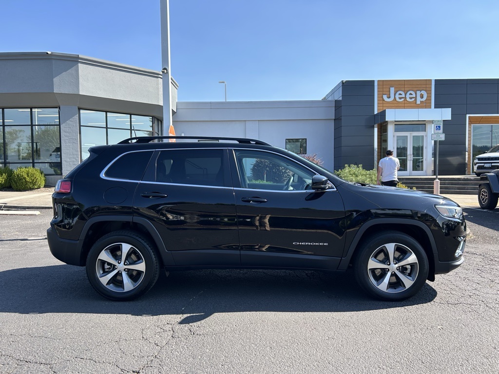 2022 Jeep Cherokee Limited photo 2