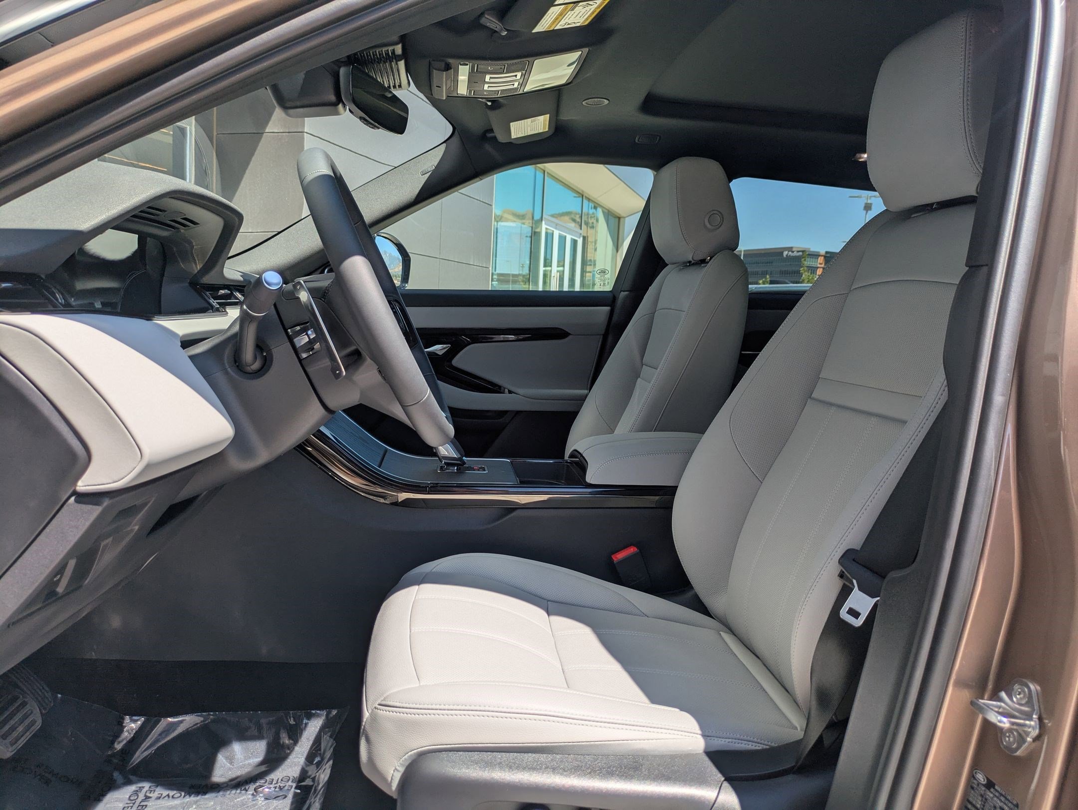 2026 Land Rover Range Rover Evoque S photo 12