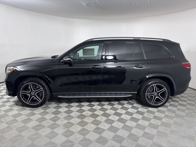 2026 Mercedes Benz GLS 450 4MATIC photo 4