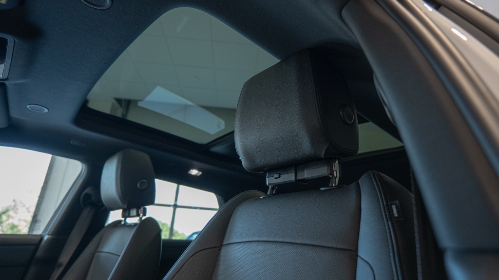 2026 Land Rover Range Rover Evoque Dynamic SE photo 16
