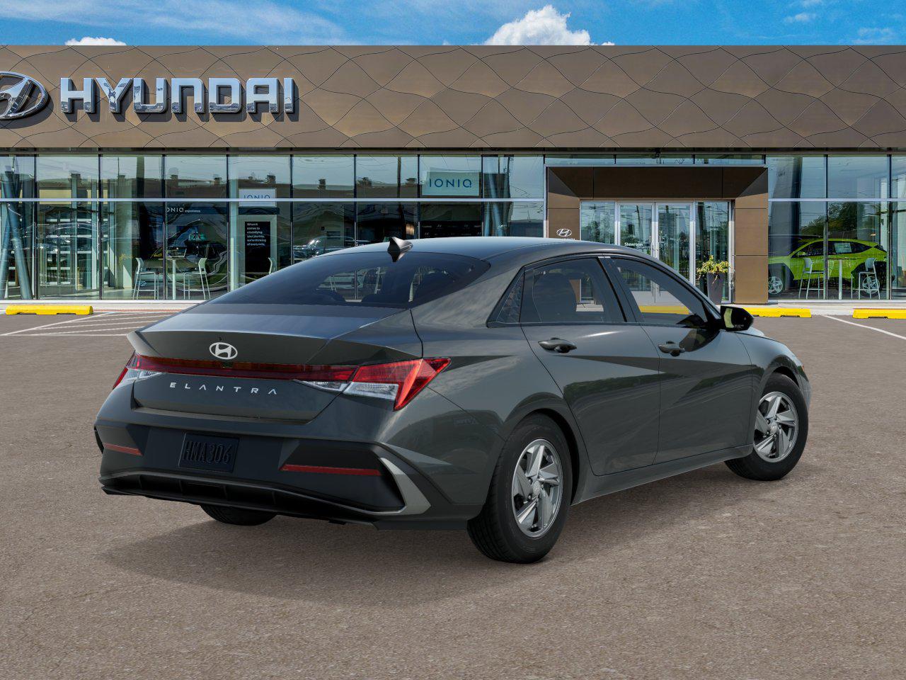2025 Hyundai Elantra SE photo 3