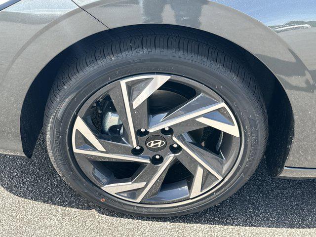 2025 Hyundai Elantra SEL Convenience photo 8