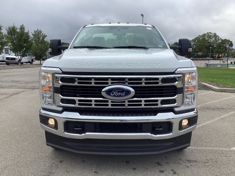 2024 Ford F-350 photo 2