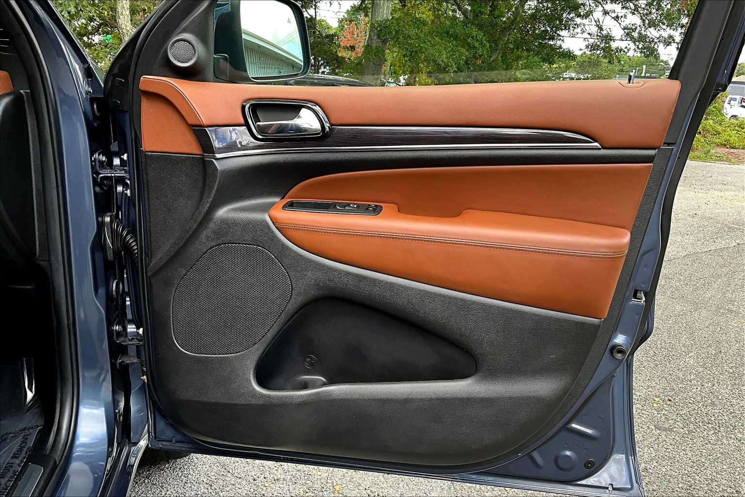 2021 Jeep Grand Cherokee Overland photo 19