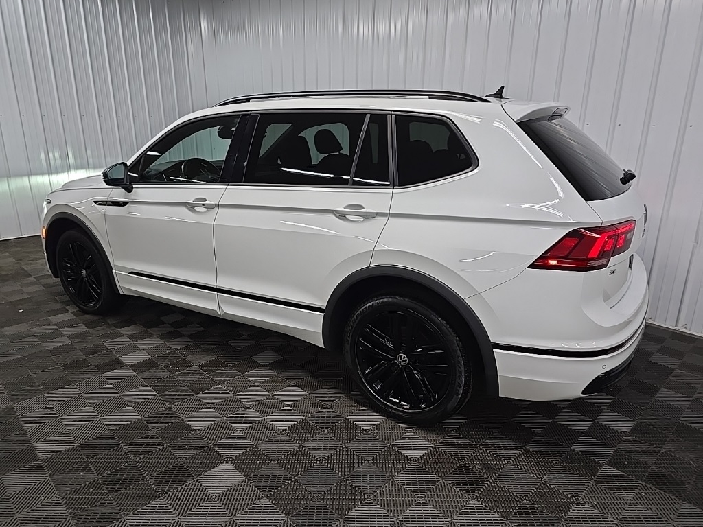 2022 Volkswagen Tiguan SE R-Line Black photo 3