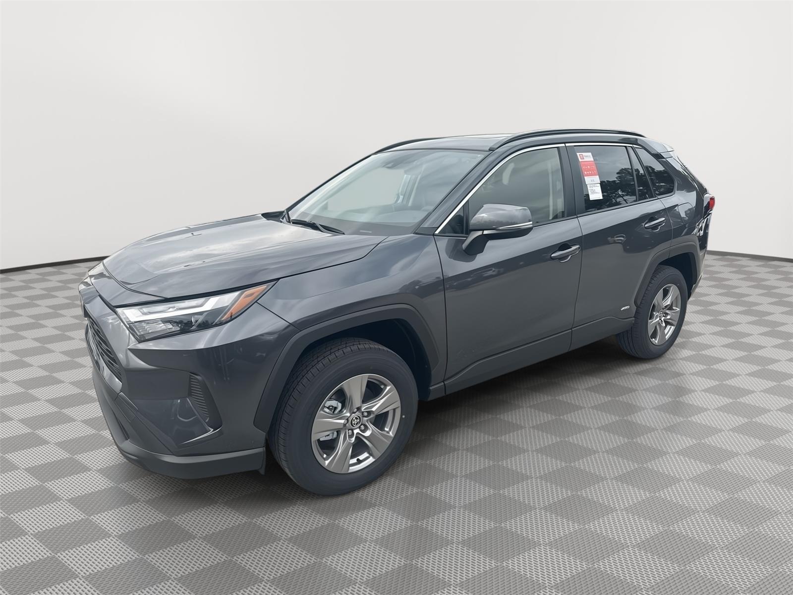 2025 Toyota RAV4 XLE's photo
