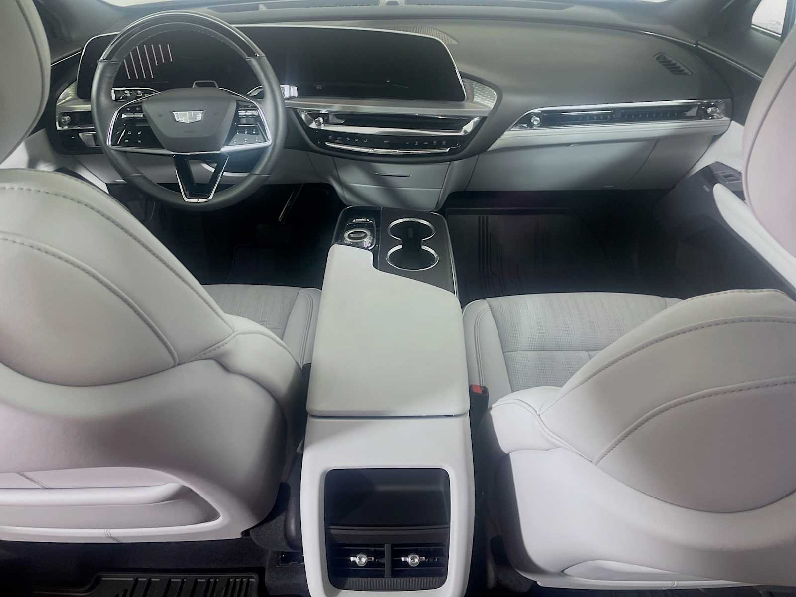 2025 Cadillac Lyriq Sport photo 3