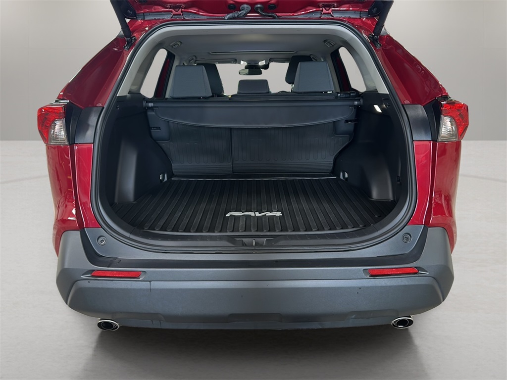 2024 Toyota RAV4 XLE photo 26