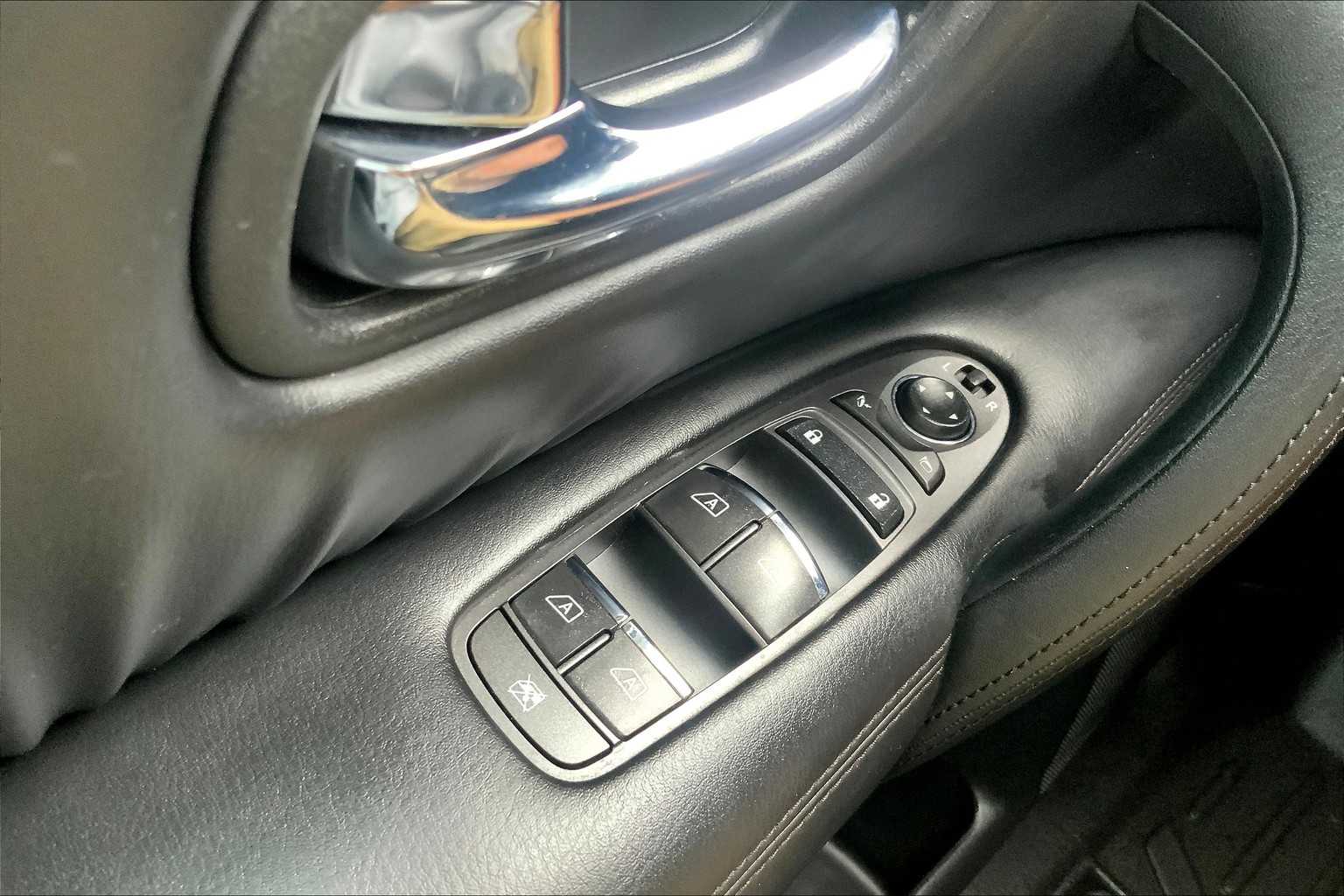 2022 Nissan Armada SL photo 33