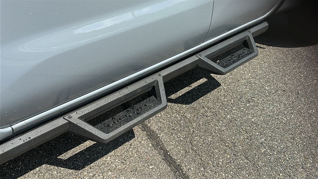 2025 Nissan Frontier PRO-4X photo 9