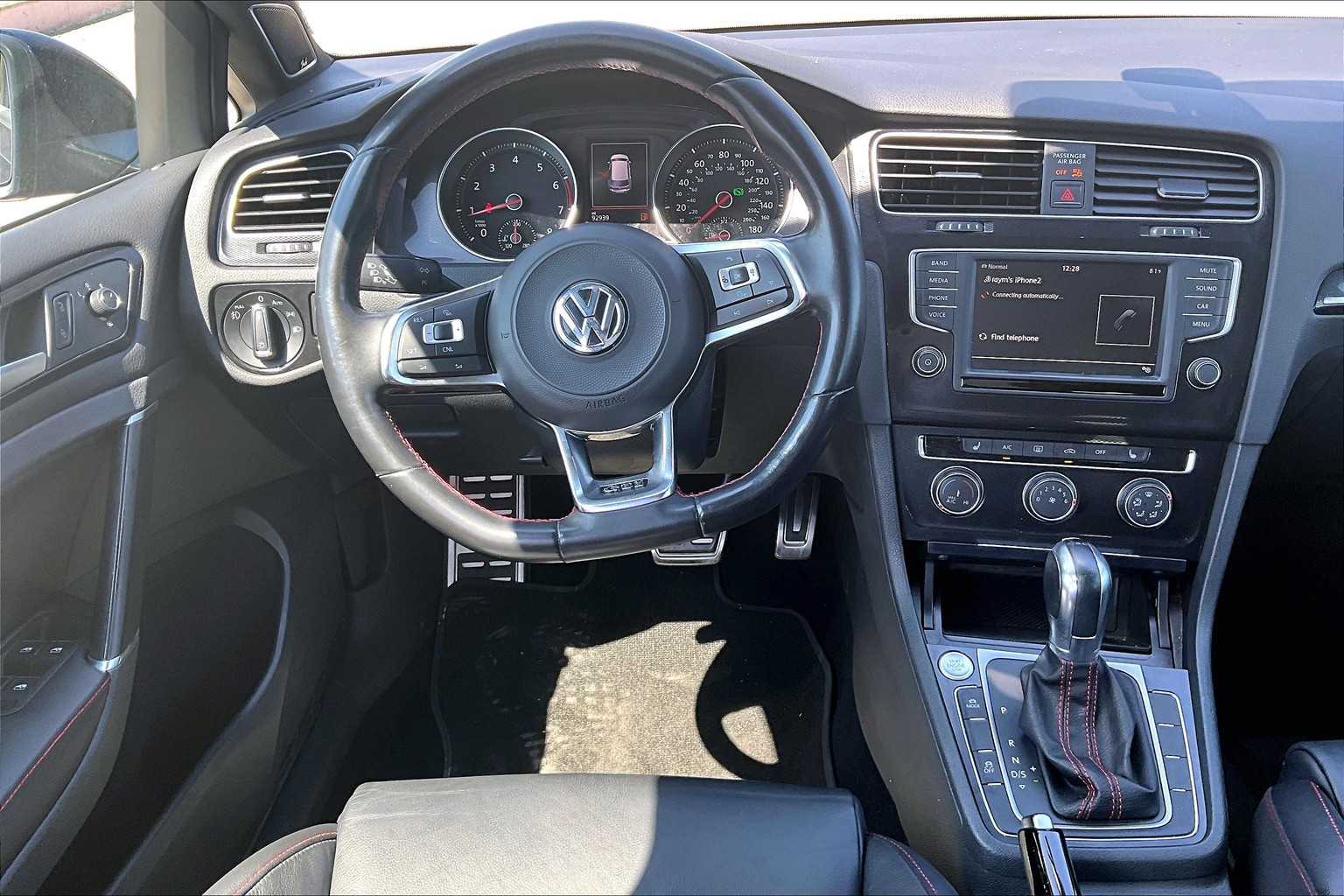 2017 Volkswagen Golf GTI Sport SE Autobahn photo 6
