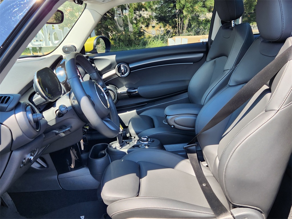 2024 Mini Cooper 2 Door Hardtop SE photo 7