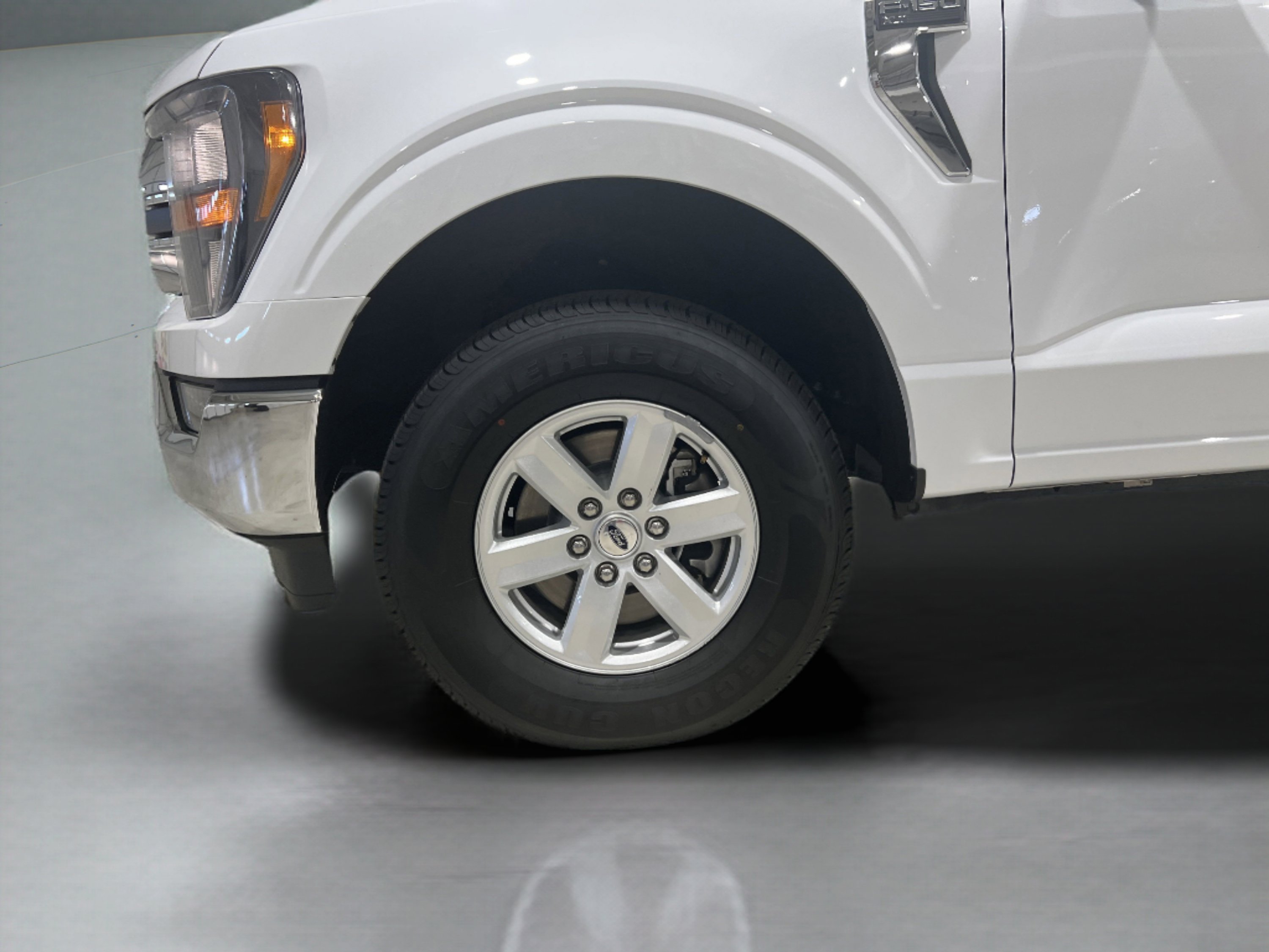 2023 Ford F-150 XLT photo 8