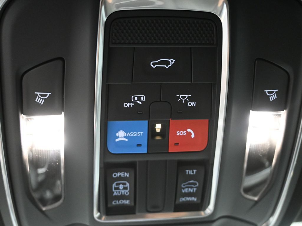 2025 Jeep Grand Cherokee Altitude X photo 16