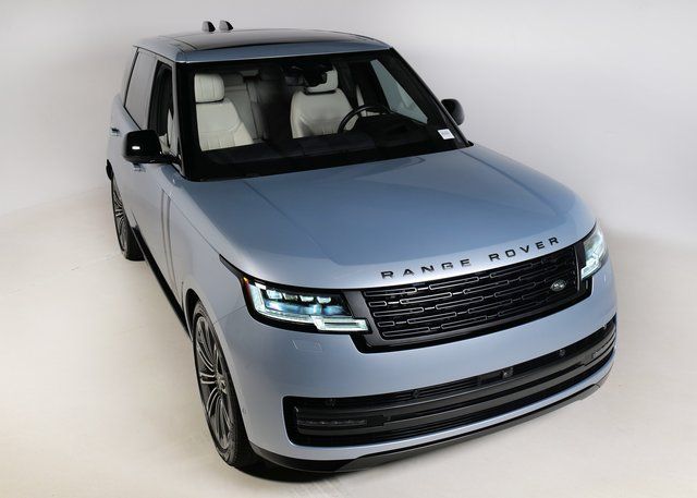 2023 Land Rover Range Rover SE photo 26