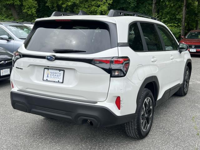 2025 Subaru Forester Premium Base photo 2