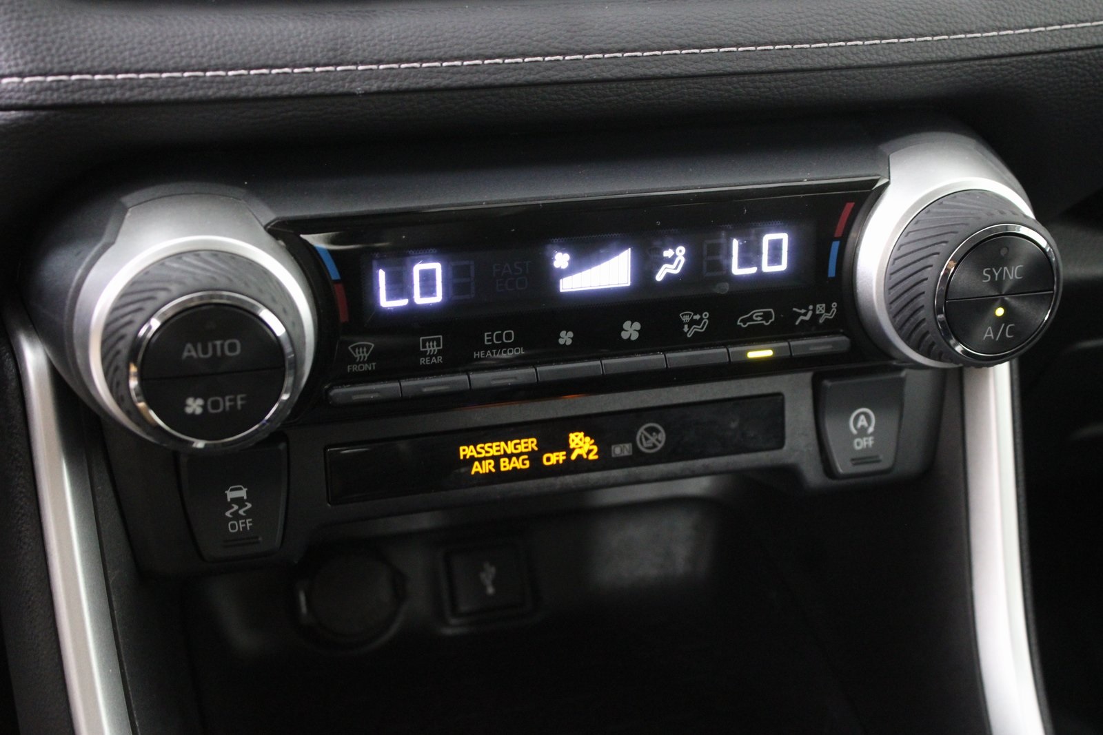 2022 Toyota RAV4 XLE photo 20