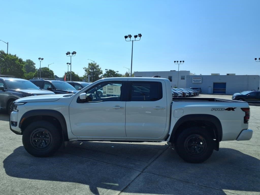 2025 Nissan Frontier Crew Cab PRO-4X photo 6