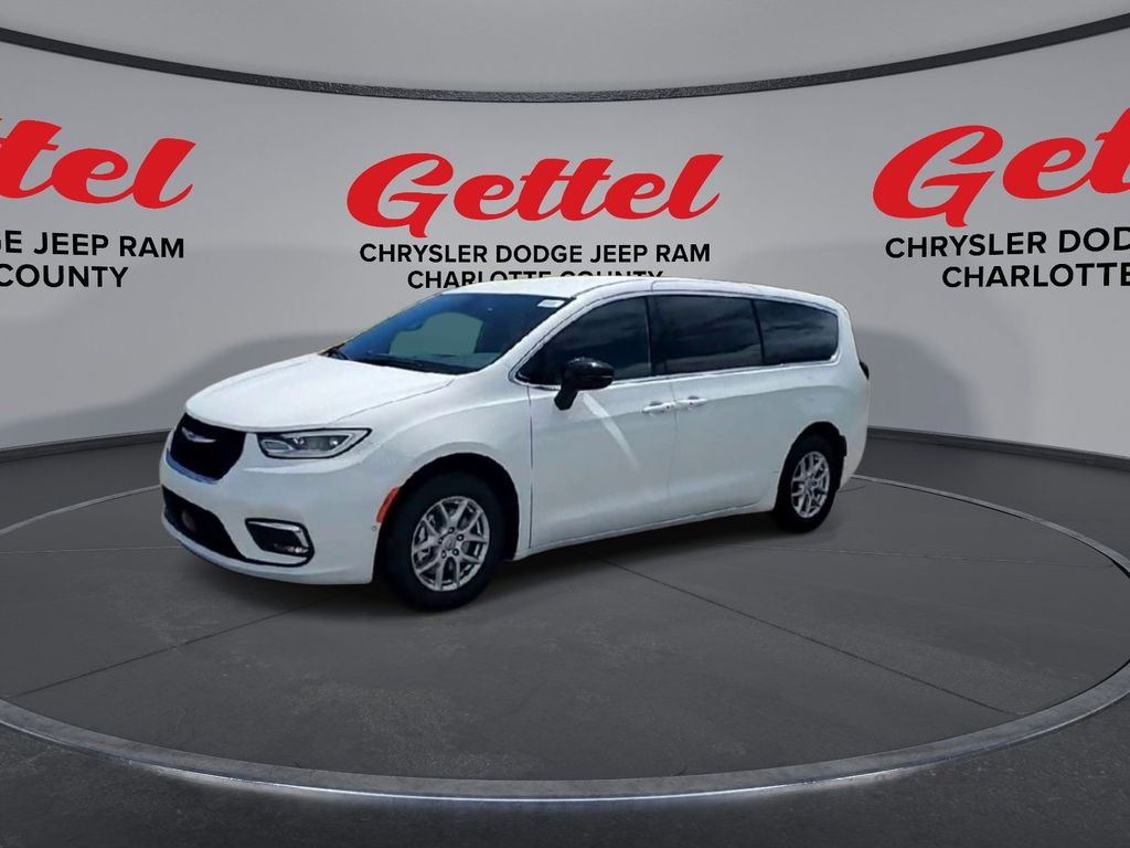 2026 Chrysler Pacifica photo 3