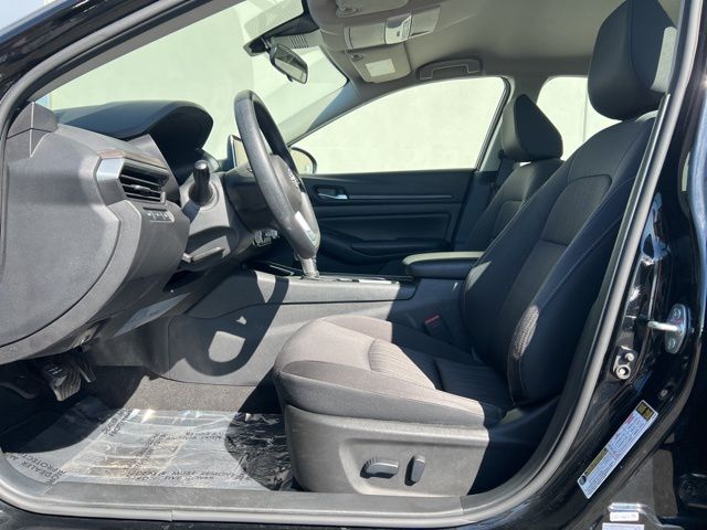 2024 Nissan Altima 2.5 SV photo 5