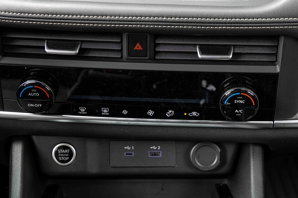 2023 Nissan Rogue SV photo 12