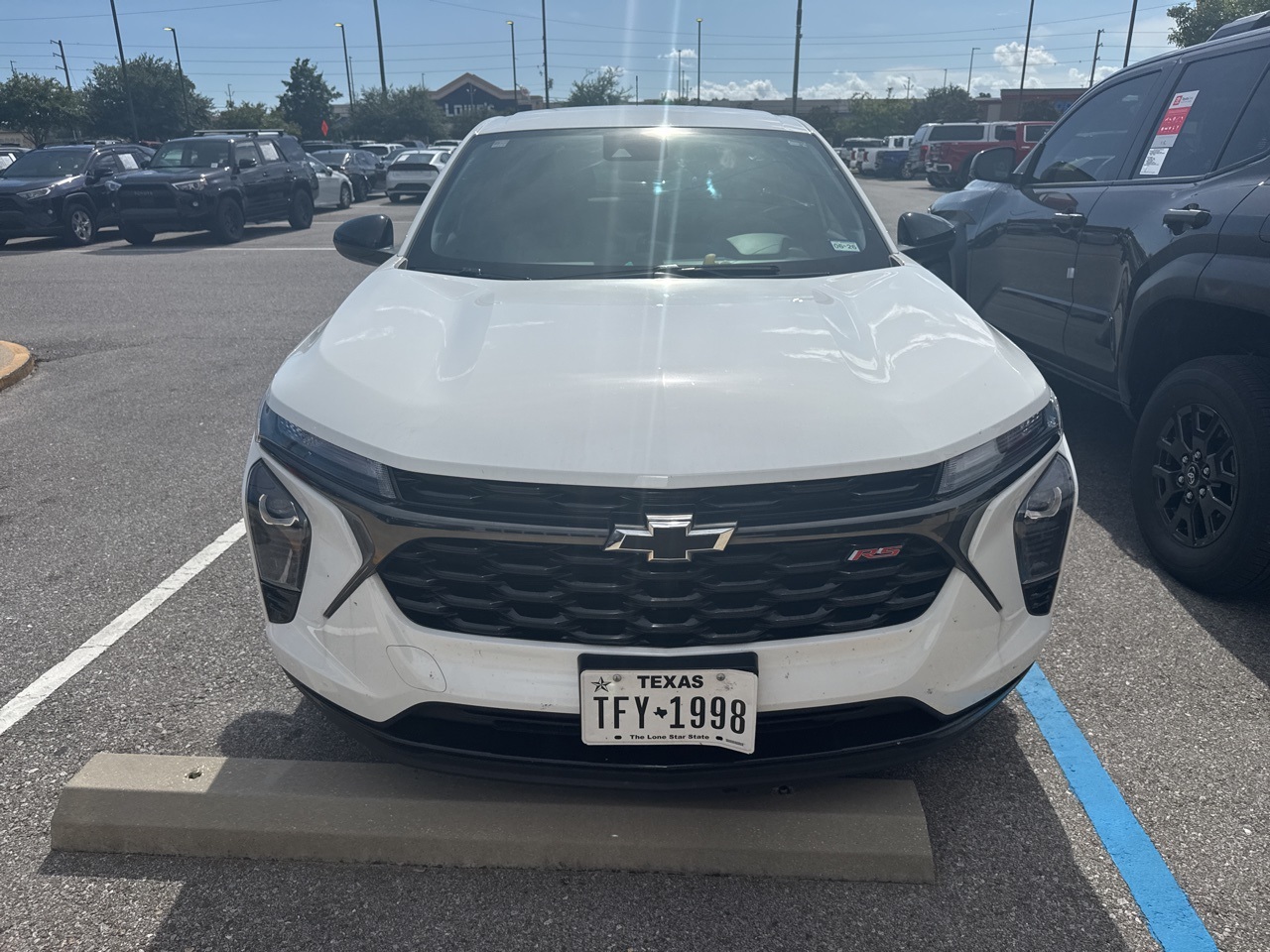 2024 Chevrolet Trax photo 2
