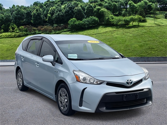 2015 Toyota Prius v Five